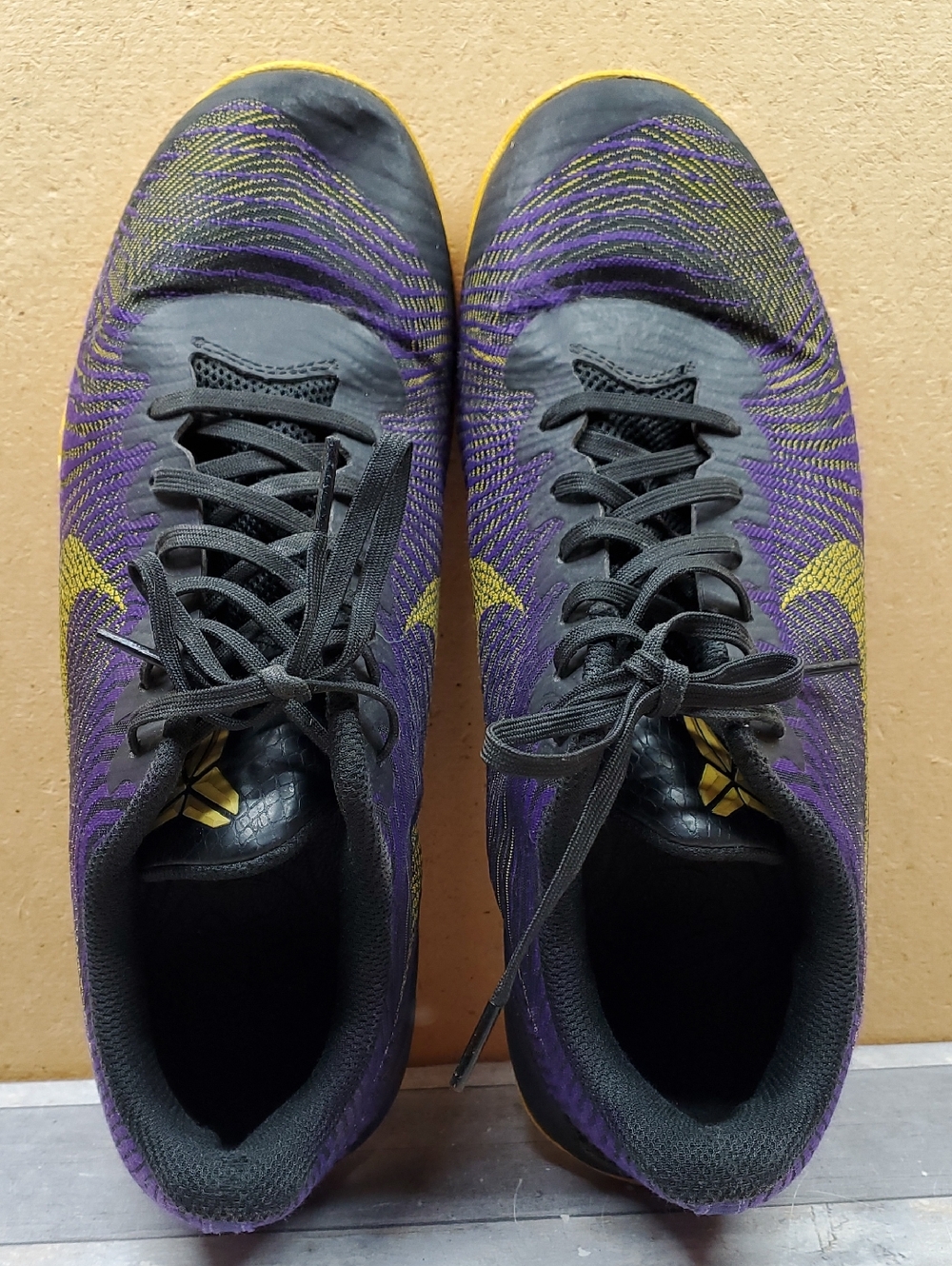 Nike Purple & Gold KB Mentality 2 818952-501 Size 9.5/27.5 cm